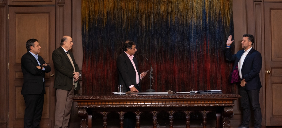 Presidente Gustavo Petro y el Ministro Álvaro Leyva posesionan al nuevo embajador de Colombia en Nicaragua