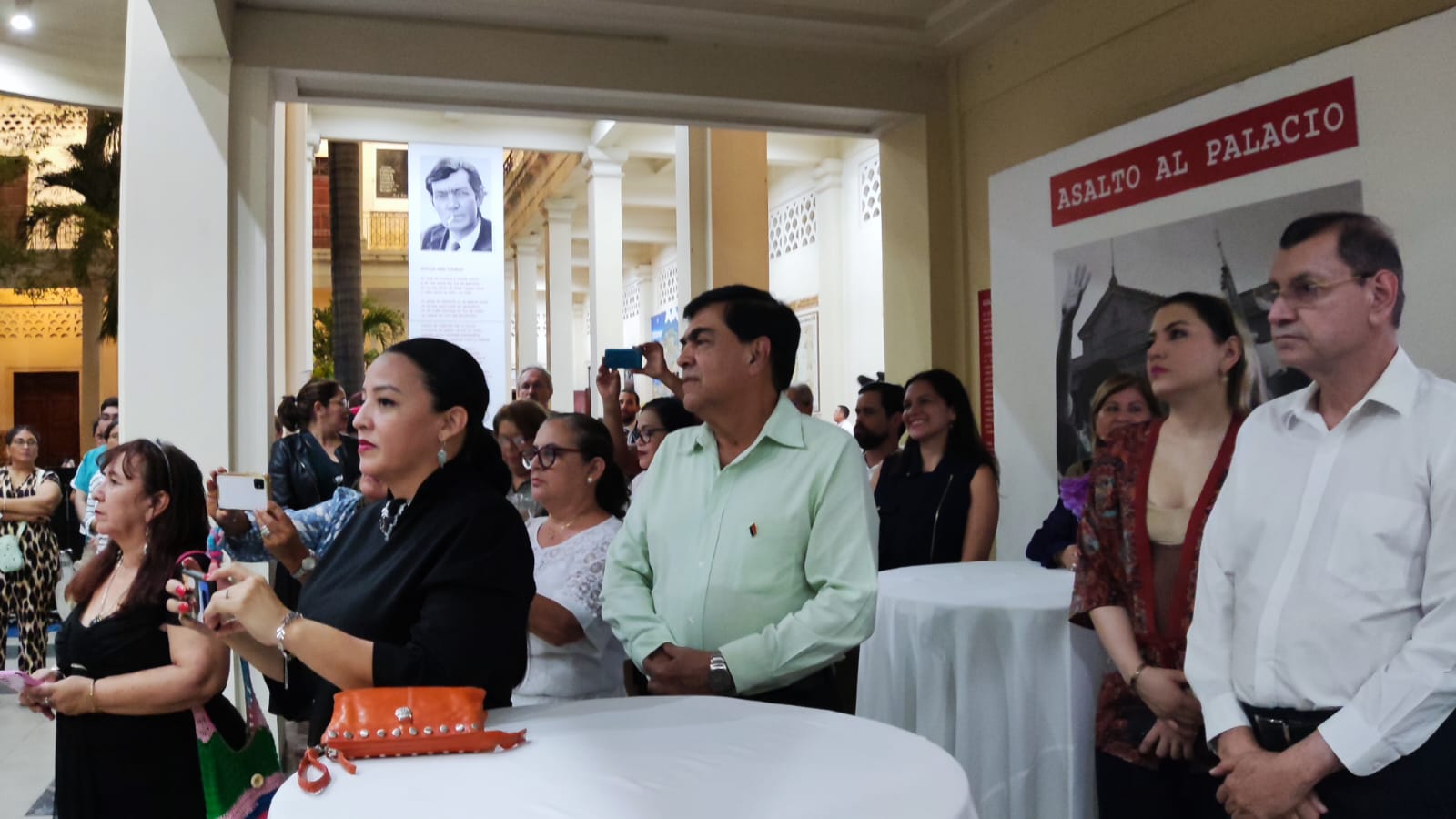 Exposición fotográfica: "Colombia en 25 Fotografías de Hernán Díaz: Un Viaje a Través de la Historia y la Cultura"