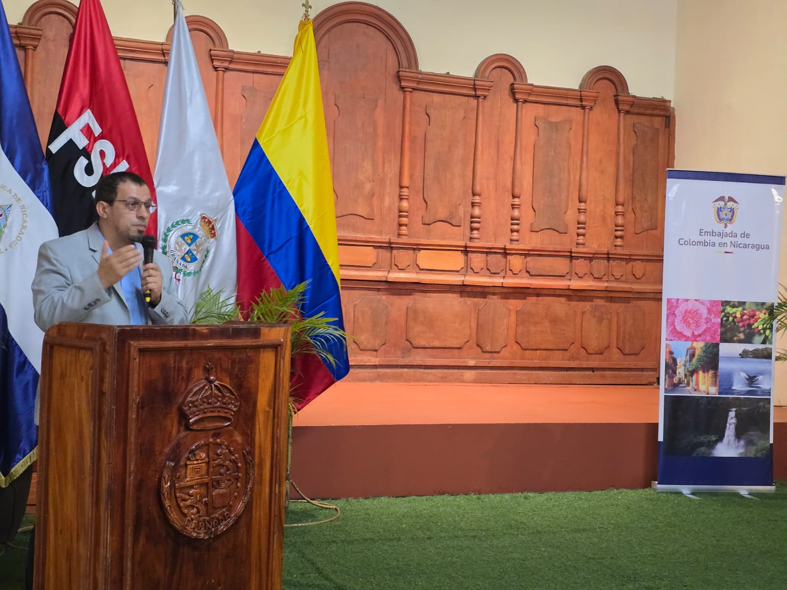 Exposición fotográfica “Colombia en 25 Fotos” del reconocido maestro colombiano Hernán Díaz