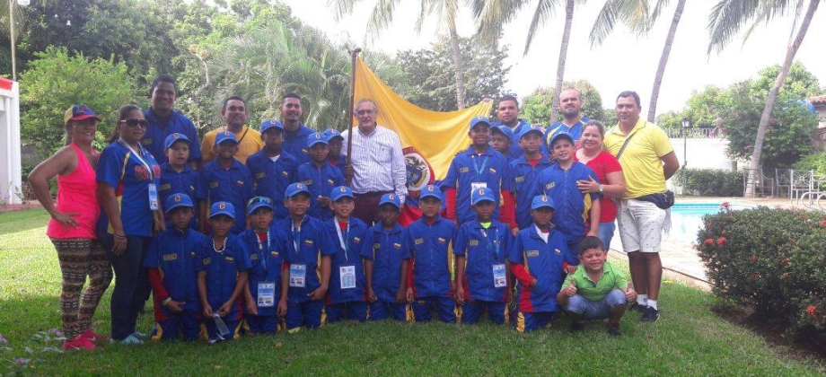 Embajador de Colombia recibió al equipo de béisbol colombiano que participó en el Campeonato Panamericano U-10